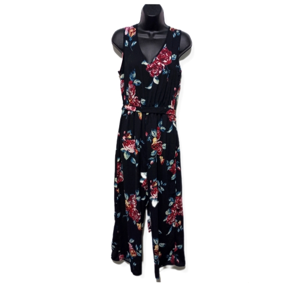 Xhilaration floral sleeveless jumpsuit